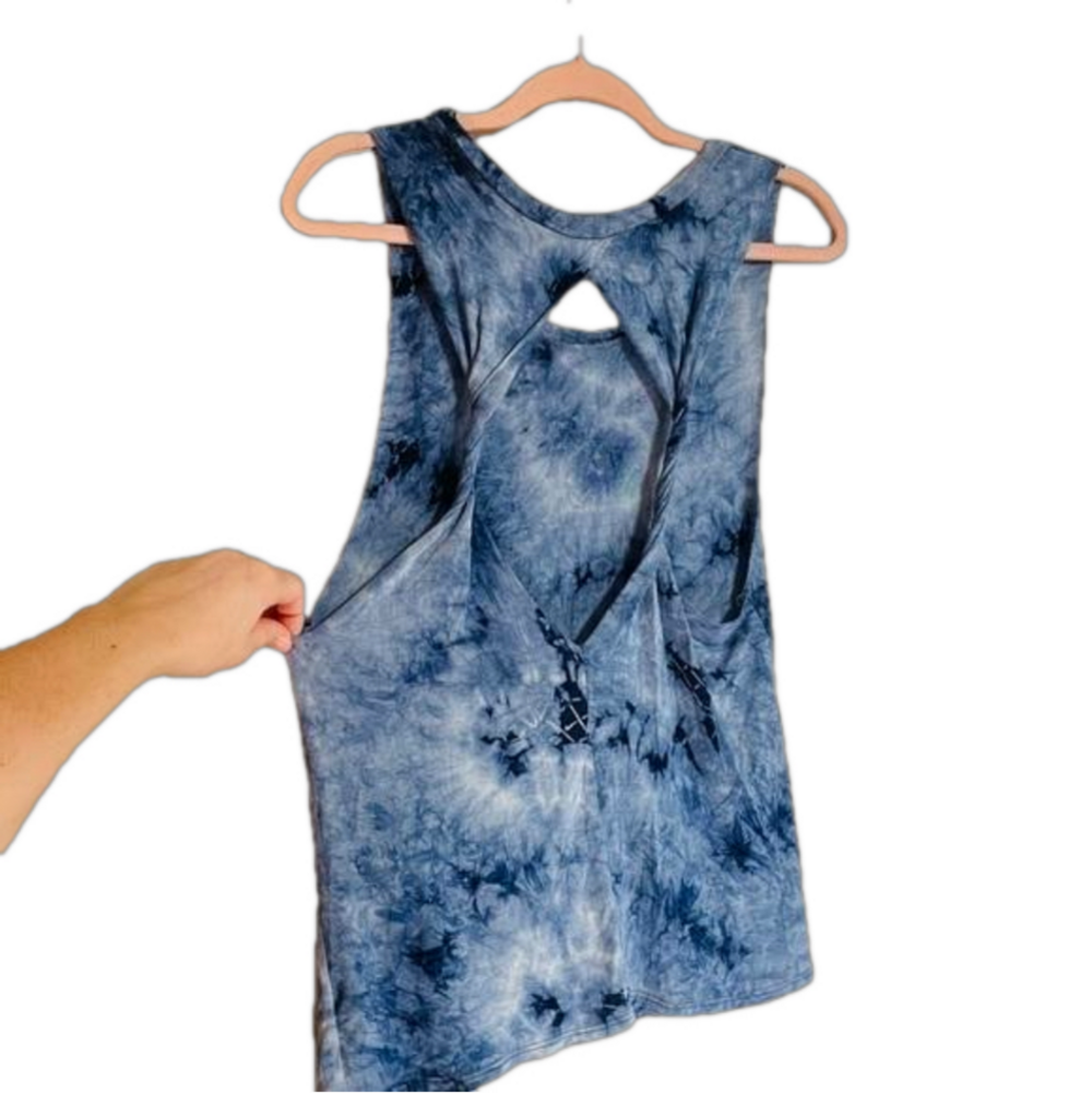 𝅺INTERI Open Back Pattern Gym Top